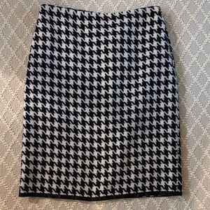 LOFT Classic Black and White Houndstooth Skirt